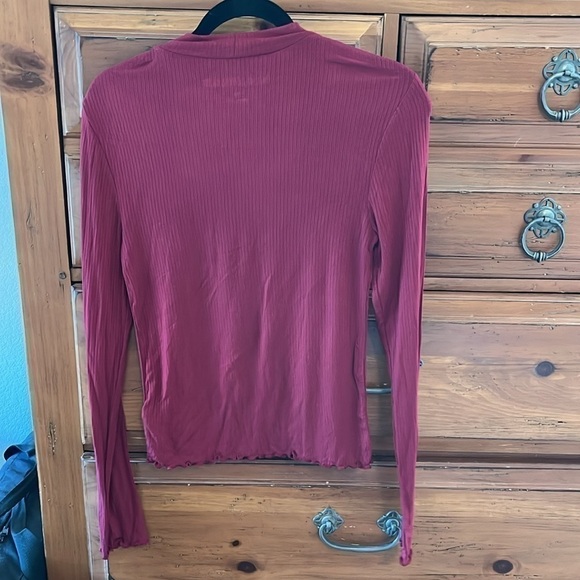 NWT Rebellious One Maroon Long Sleeve Mock Neck Top Size Medium - Picture 5 of 9